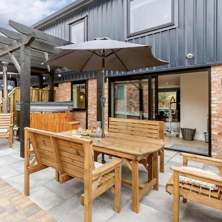 Fawn Cottage Disabled Adapted 3 Bedroom Hot Tub Coughton Εξωτερικό φωτογραφία